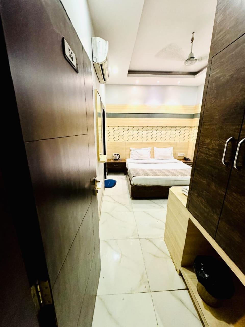 Hotel Megha Inn Lucknow Zewnętrze zdjęcie