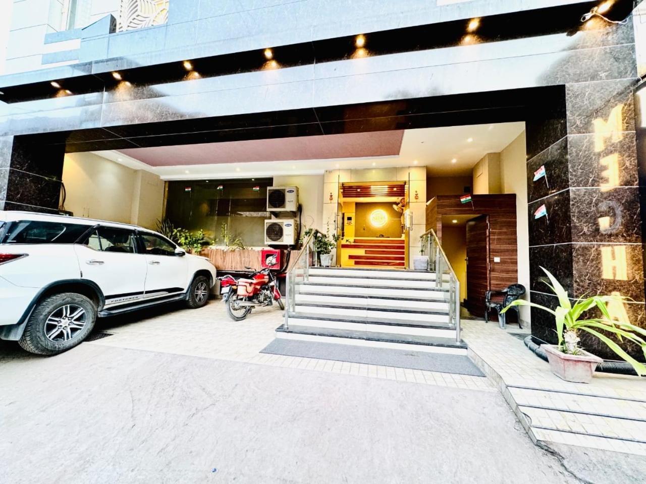 Hotel Megha Inn Lucknow Zewnętrze zdjęcie