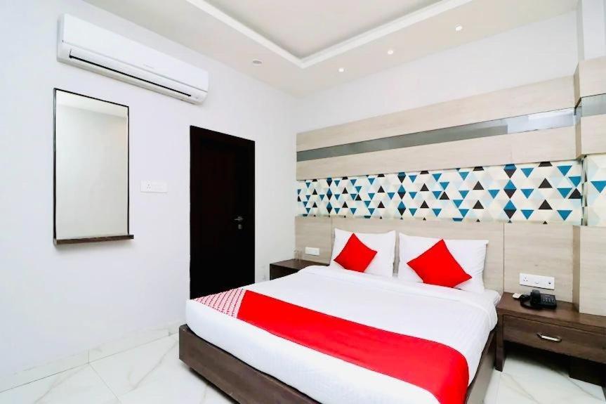 Hotel Megha Inn Lucknow Zewnętrze zdjęcie