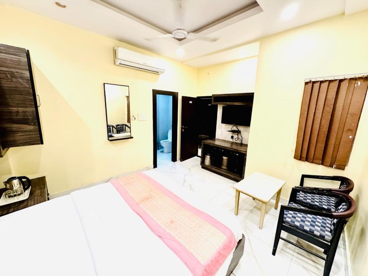 Hotel Megha Inn Lucknow Zewnętrze zdjęcie